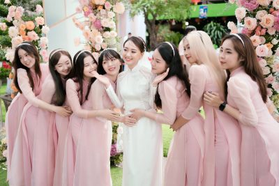 Áo dài bưng quả màu hồng tafta tay nhúng bồng