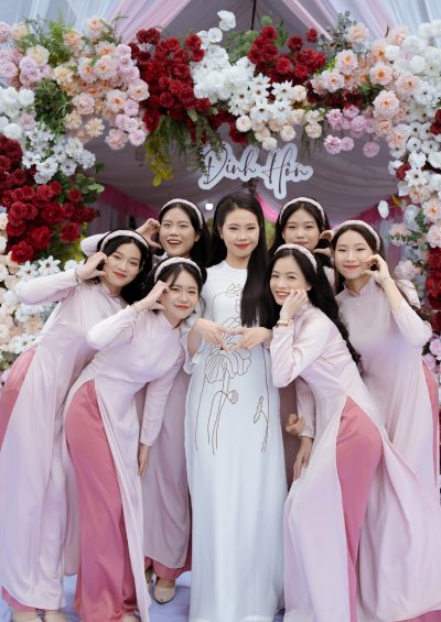 Áo dài bưng quả màu hồng truyền thống tay dài