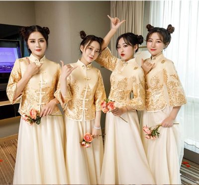 Áo khoả bưng quả trung hoa màu kem kết phối chỉ vàng lấp lánh