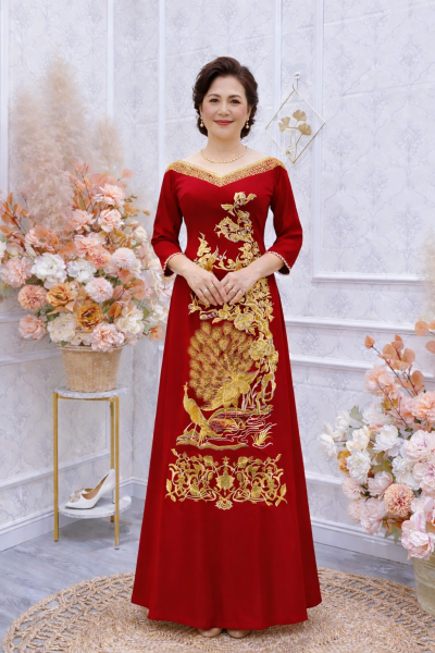 Áo dài bà sui màu đỏ cổ chữ V dạ hội thêu họa tiết phụng hoàng kim