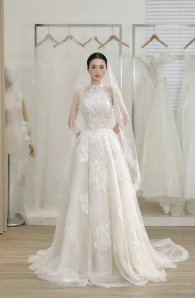 Váy cưới cô dâu đi bàn màu nude cổ yếm đính ren hoa nổi cao cấp