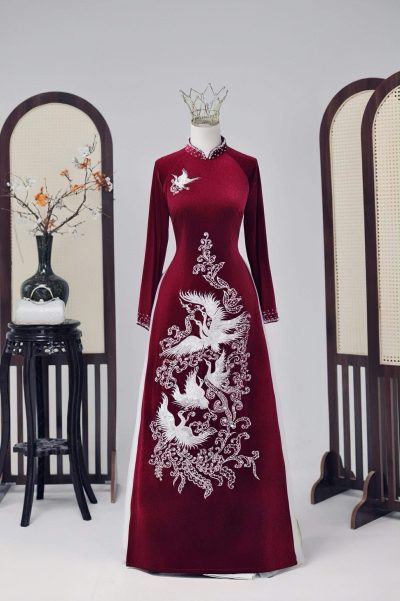 Mẫu áo dài bà sui nhung đỏ thêu họa tiết phụng trắng (XL)
