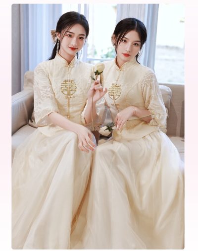Áo khoả bưng quả trung hoa màu kem phối chữ hỷ vàng