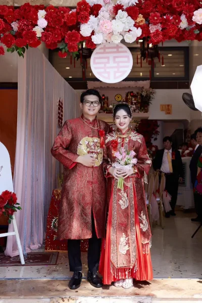 Cặp áo khoả Trung Hoa cách tân thêu chỉ rồng vàng