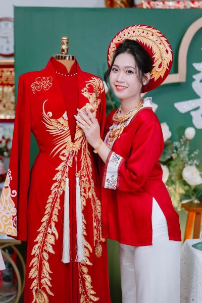 Áo dài cô dâu màu đỏ Long Phụng kèm choàng đính đá pha lê
