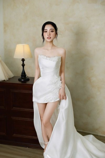 Váy cưới cô dâu đi bàn màu trắng Ivory Swan Couture