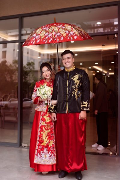 Mẫu áo khỏa cô dâu trung hoa thêu phụng vàng truyền thống