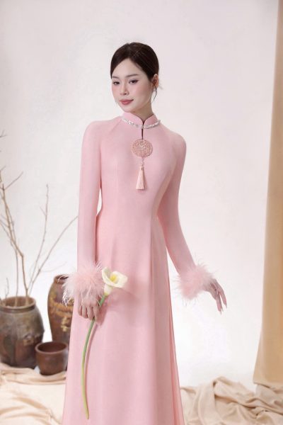 Áo dài cô dâu đám hỏi màu hồng chữ hỷ tay phối