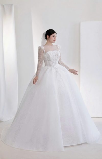 Váy cưới cô dâu tay dài đính kim sa bigsize 70kg