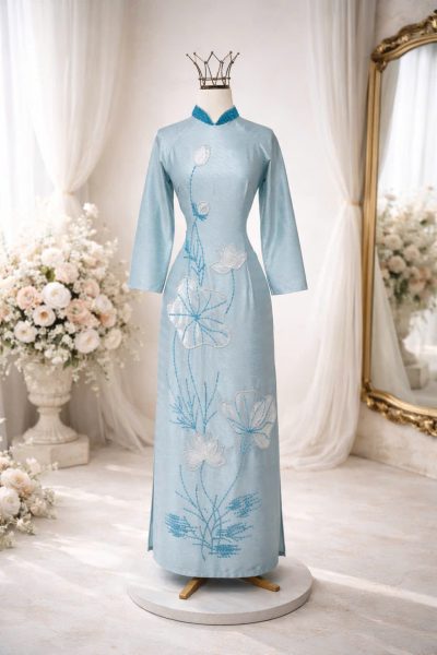 Mẫu áo dài bà sui màu xanh nhạt đính đá cườm hoa sen xanh (XL, 2X)