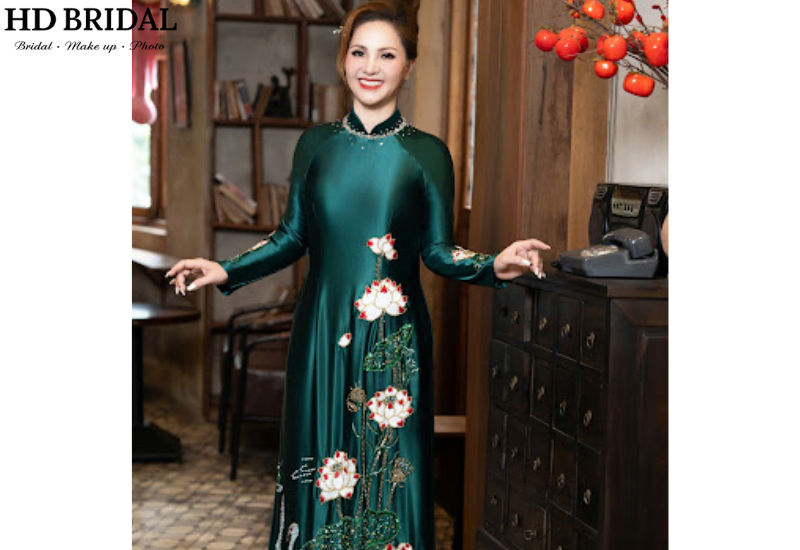 Áo dài bà sui hoa sen