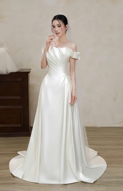 Mẫu váy cưới cô dâu đi bàn Swan Melody by HD Bridal