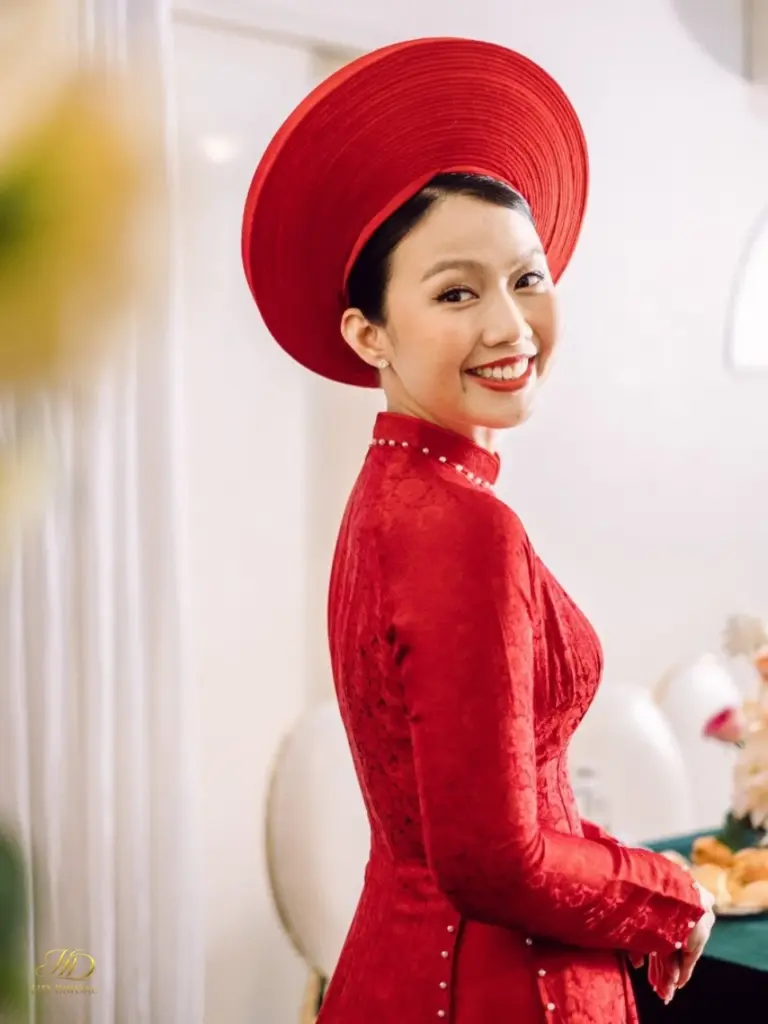 Áo Dài Cẩm Tú là địa điểm thuê áo dài ở TP.HCM dành cho cưới hỏi và lễ gia tiên