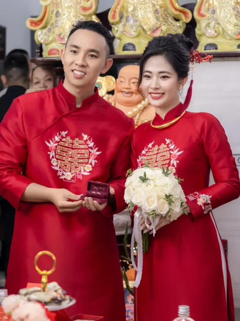 Giá thuê áo dài chú rể truyền thống tại TPHCM