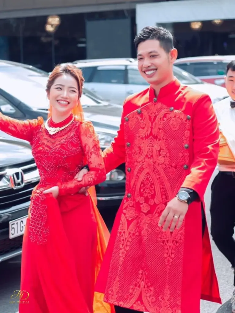 Áo Dài Năm Tuyền cung cấp nhiều mẫu áo dài cưới truyền thống tại TP.HCM