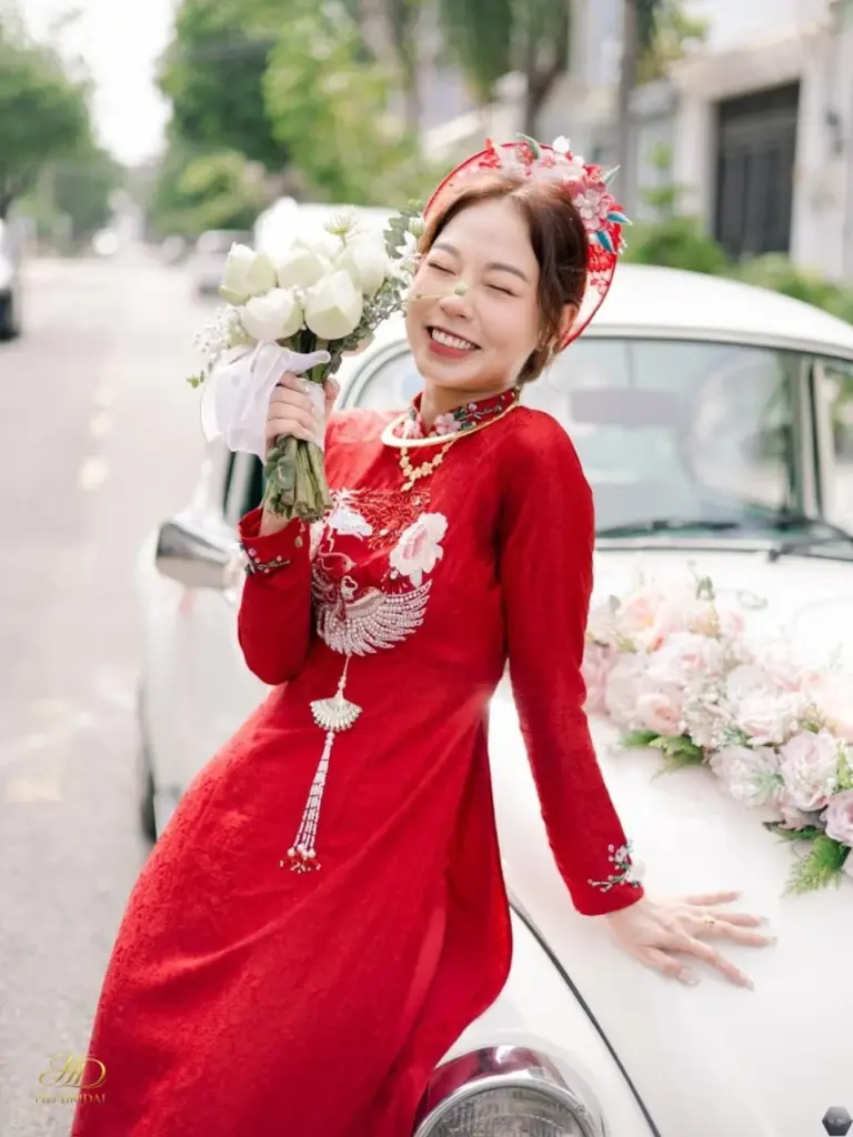 Áo Dài TOUSEM là cửa hàng thuê áo dài đẹp ở TP.HCM với nhiều mẫu áo dài hiện đại