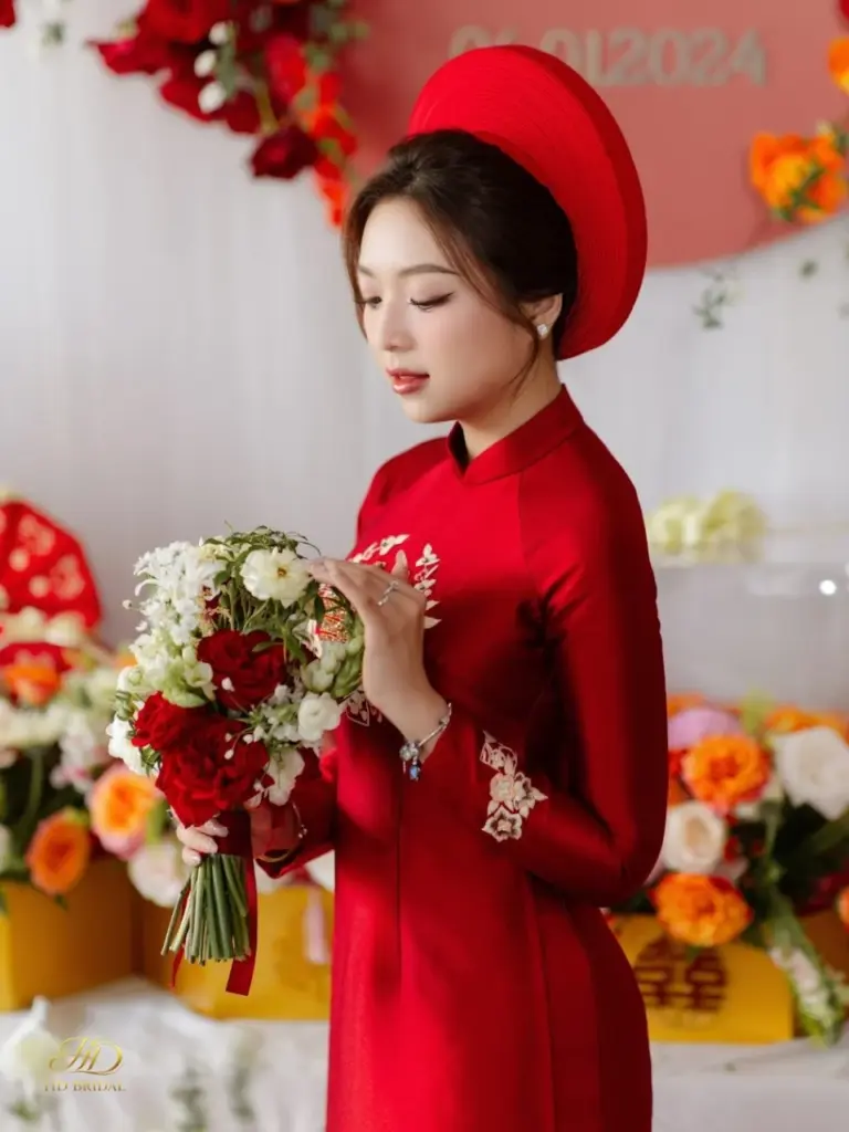 Áo dài truyền thống Việt Nam cho lễ cưới, lễ Tết và sự kiện tại Quận 5