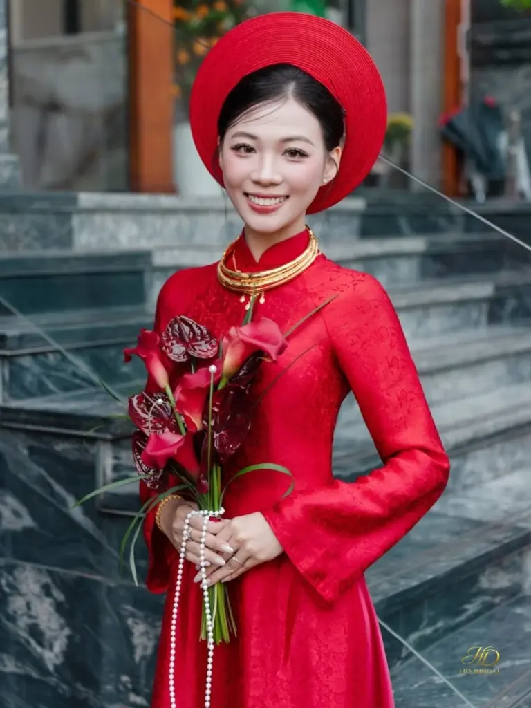 Bảng giá thuê áo dài Bình Dương tham khảo cho cưới hỏi, bưng quả và chụp ảnh