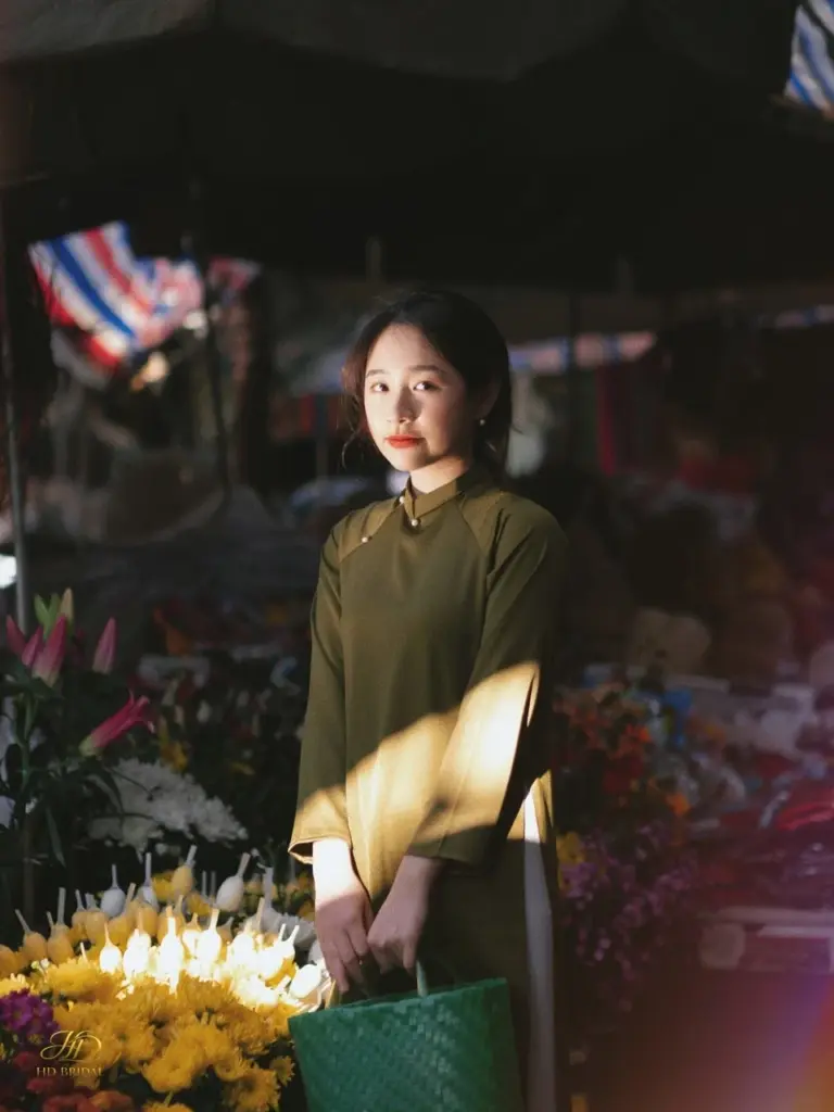 Phố người Hoa Quận 5 là địa điểm chụp áo dài ở Sài Gòn được nhiều nhiếp ảnh gia lựa chọn