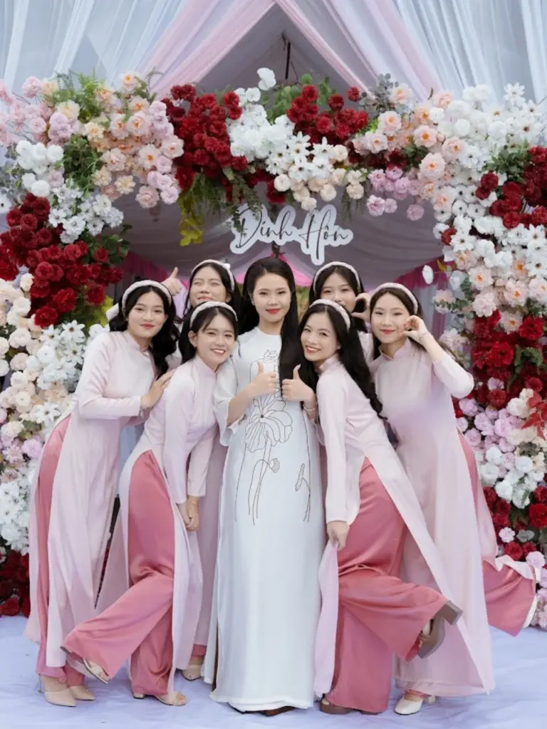 Giá Thuê Áo Dài Tại Tân Bình Bao Nhiêu?