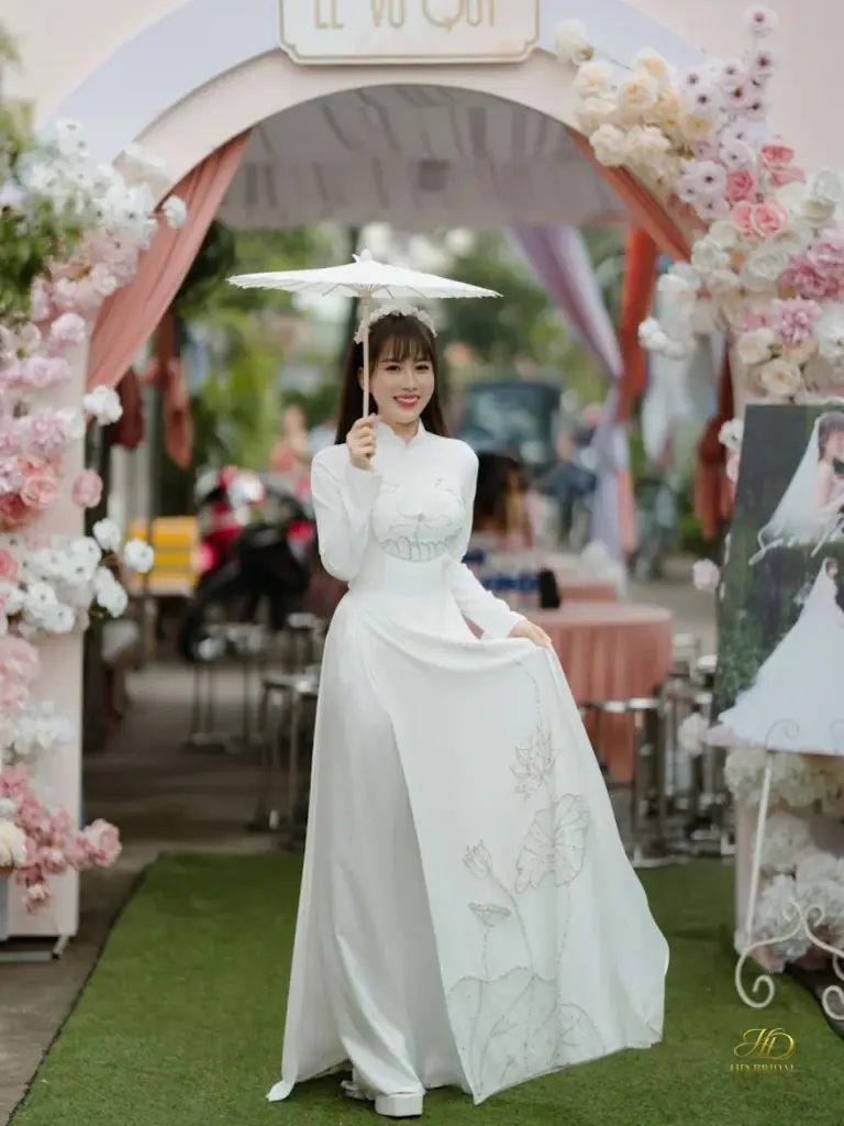 Kinh nghiệm thuê áo dài gần Bình Dương đẹp, đúng kích thước và phù hợp ngân sách