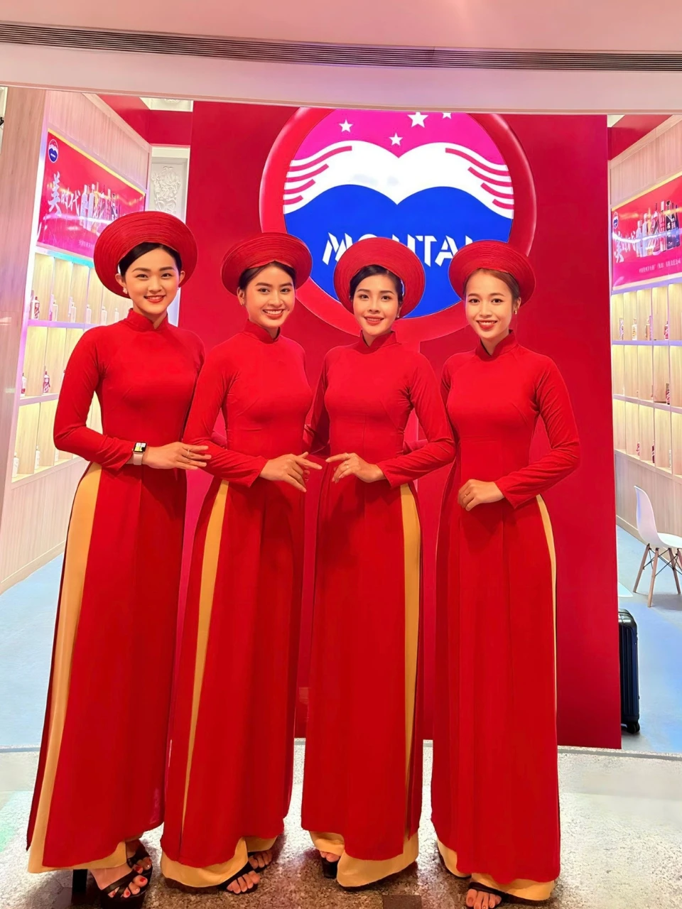 Những Sự Kiện Phù Hợp Với Áo Dài Lễ Tân