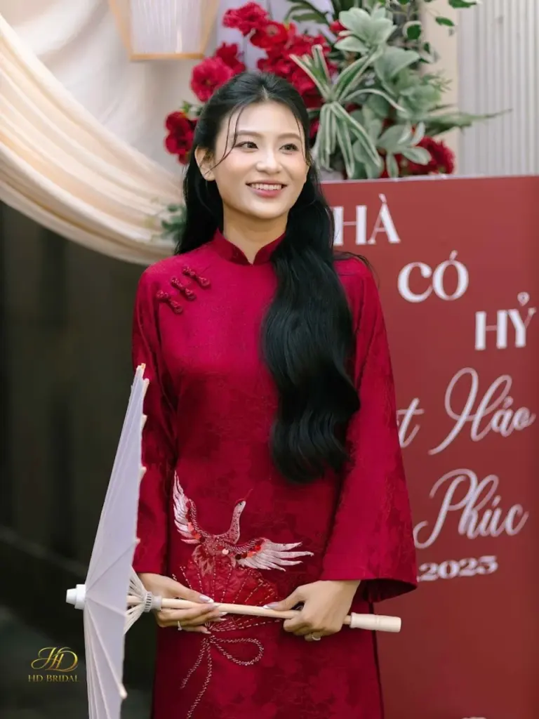 Mẫu áo dài cưới cao cấp dành cho cô dâu khi thuê áo dài Quận 5